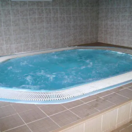 Confortable A Avec Piscine