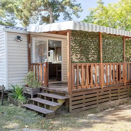 Jean De Monts: Comfort With Pool Holiday home *